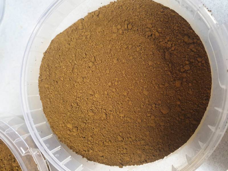 Ubrent umbra 710  0,5kg 